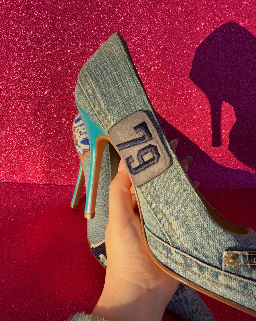 Dolce & Gabbana – Pumps Denim Patchwork “College Varsity” (anni 2000)