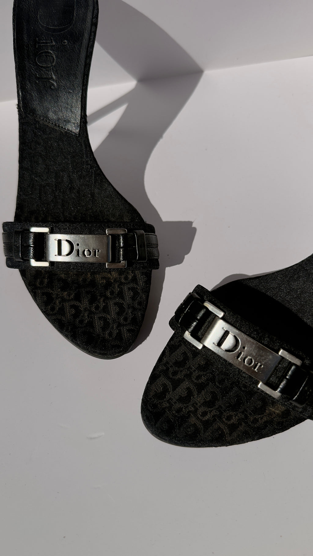 Dior mules vintage monogram nero con dettaglio logo metallico