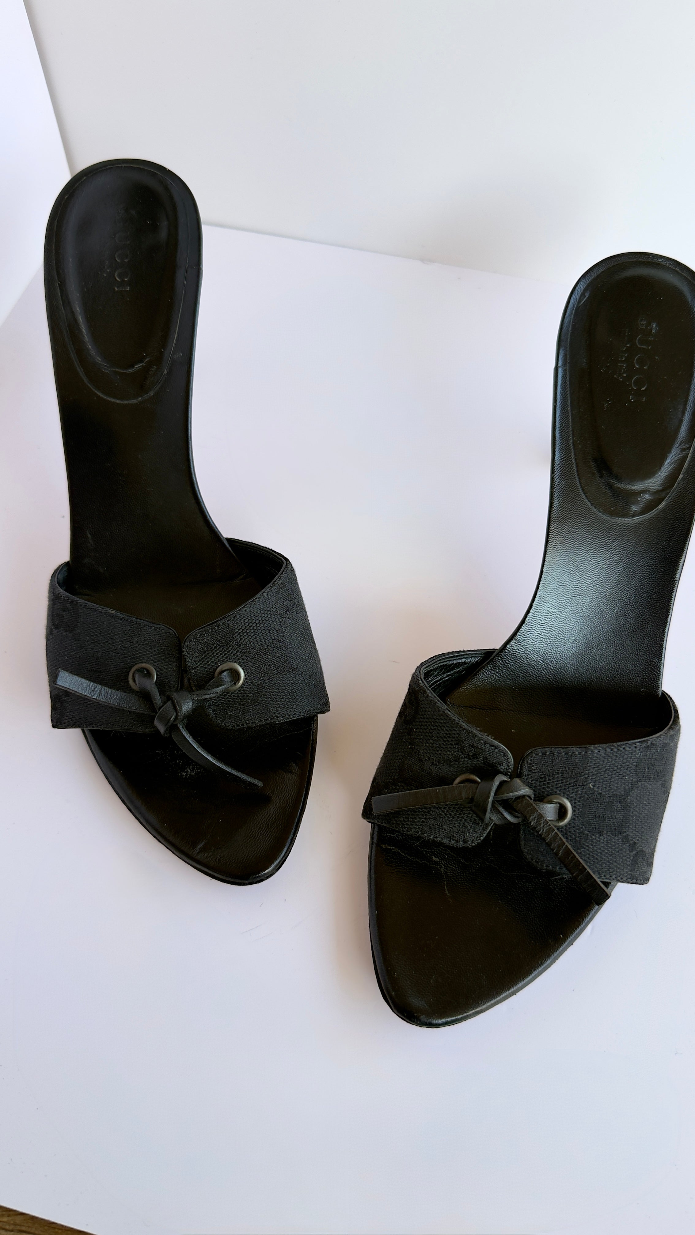 Gucci GG Monogram Mules nero