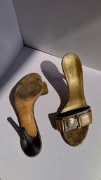 Sandalo Gucci vintage monogram con logo GG metallico