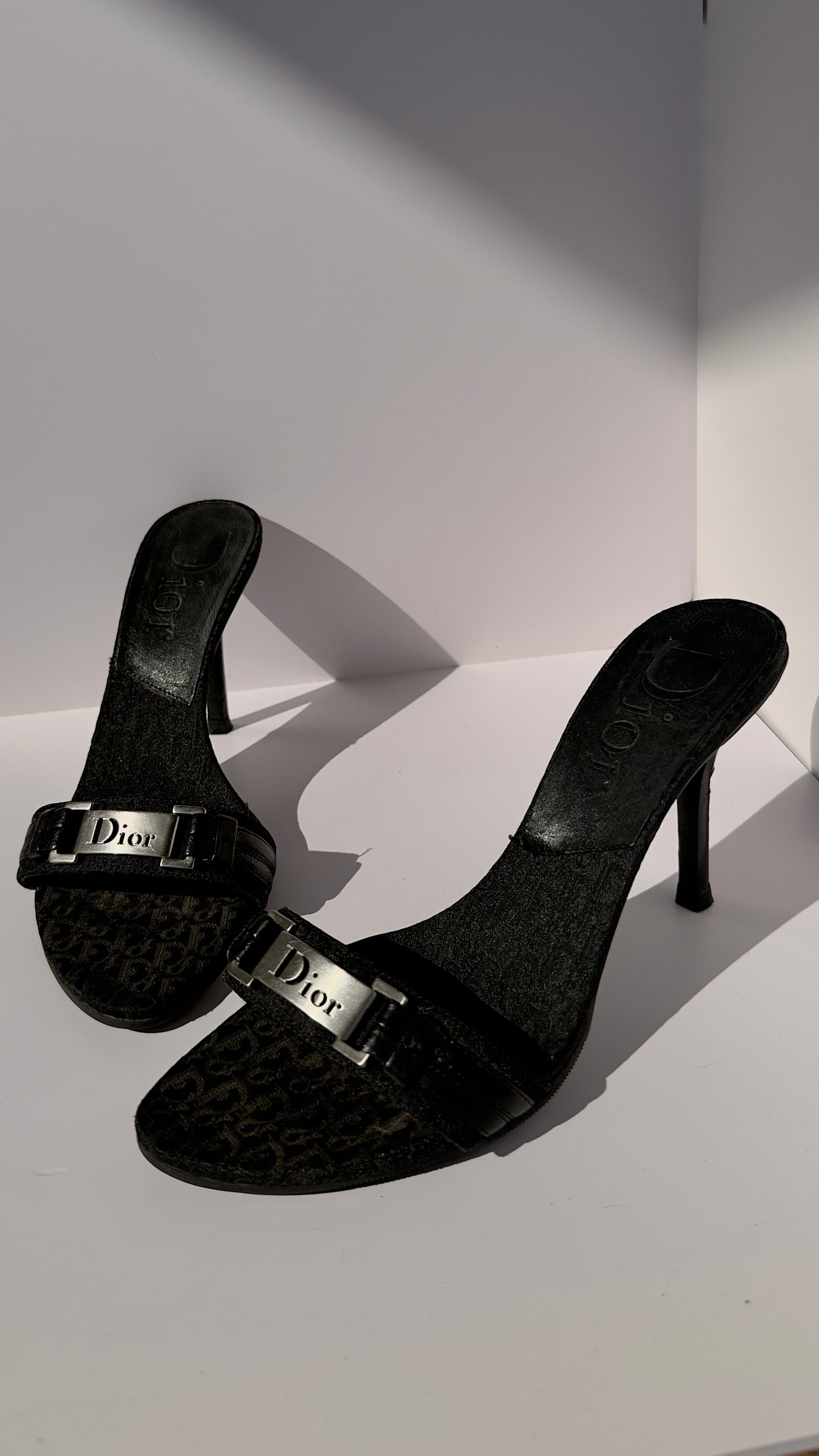 Dior mules vintage monogram nero con dettaglio logo metallico