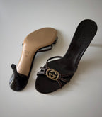 Mules Gucci in pelle marrone con maxi logo Interlocking GG