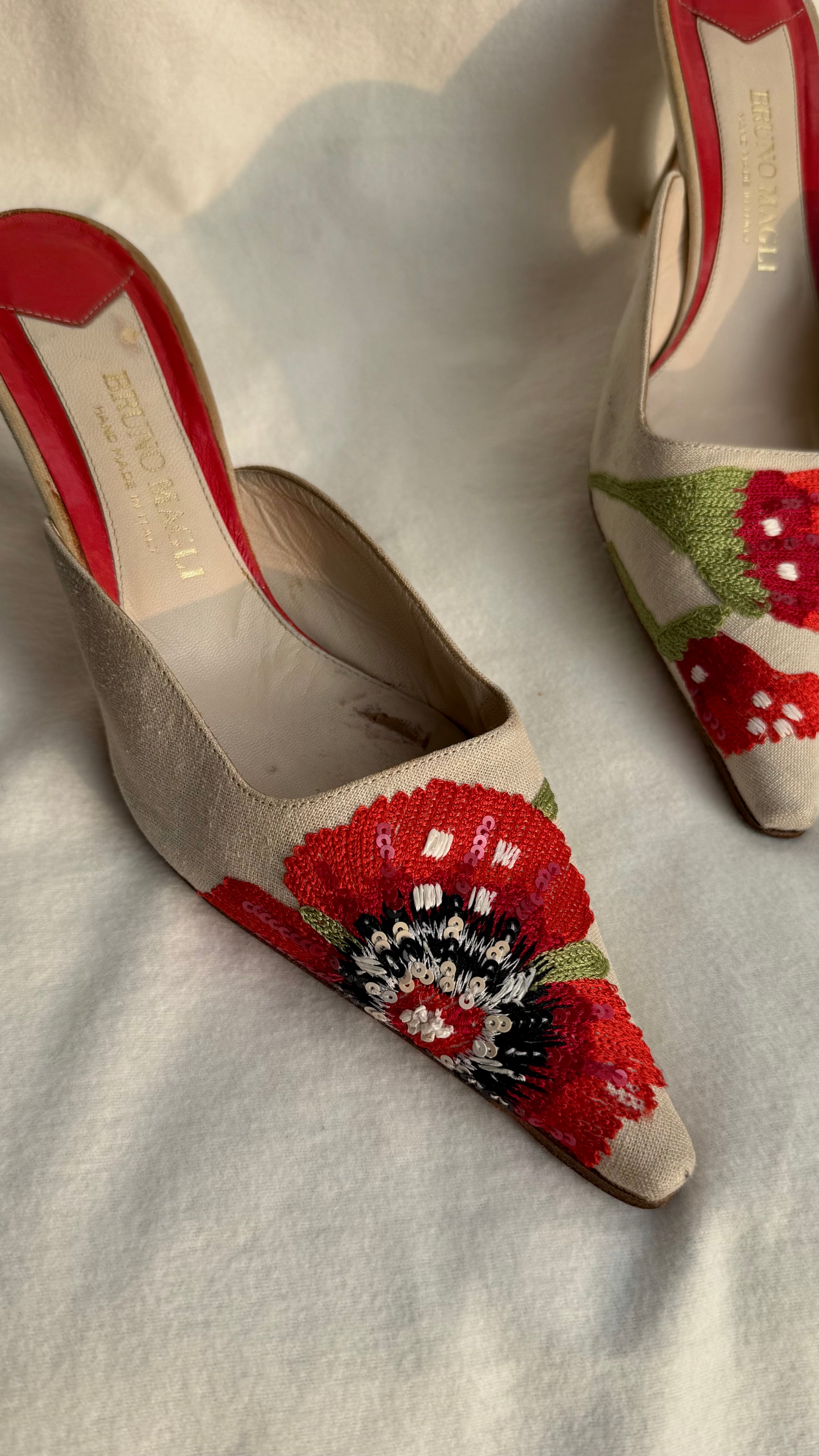 Karen - mules Bruno Magli con ricamo floreale