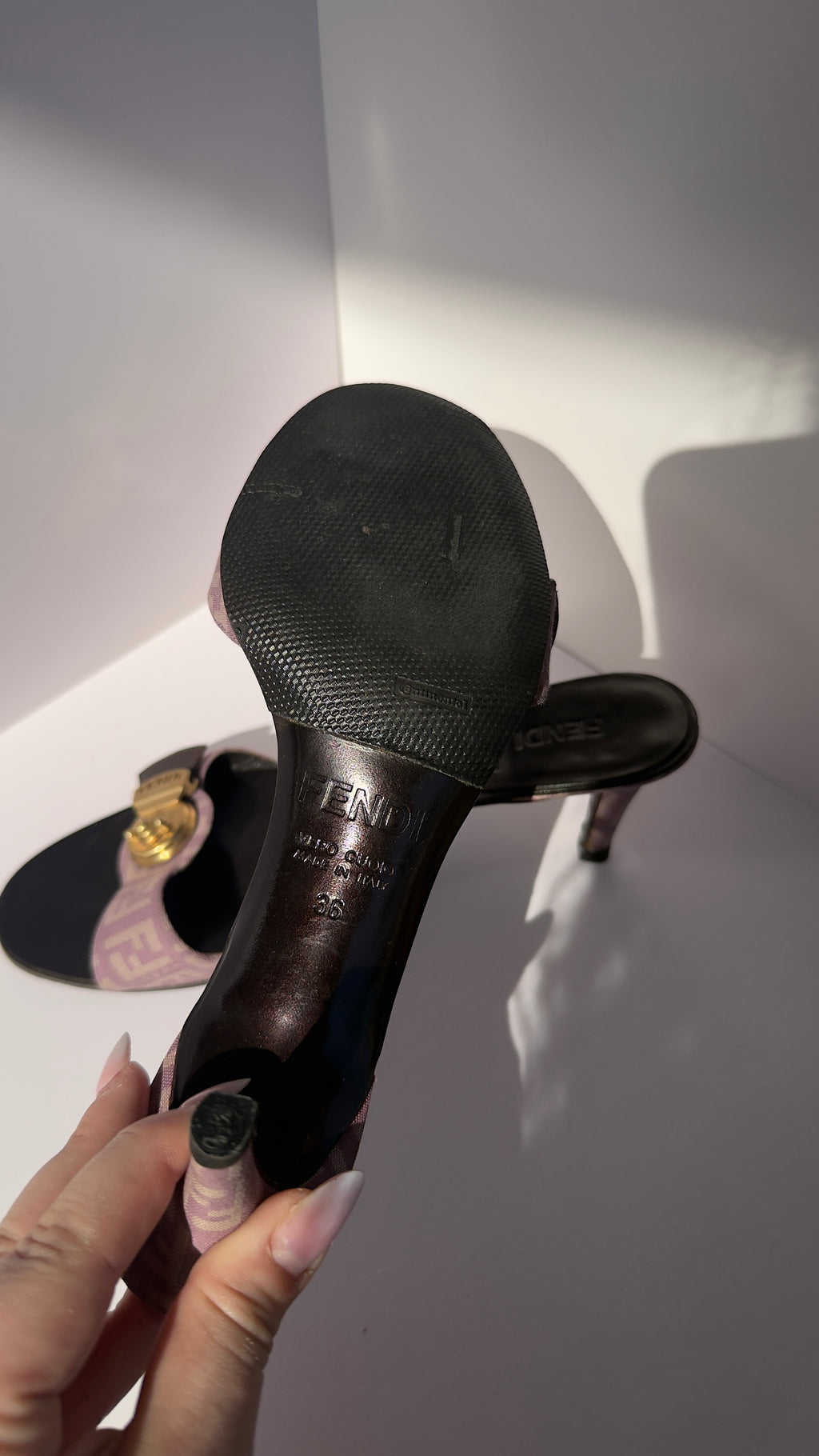 Fendi Mules vintage monogram lilla con dettaglio logo metallico