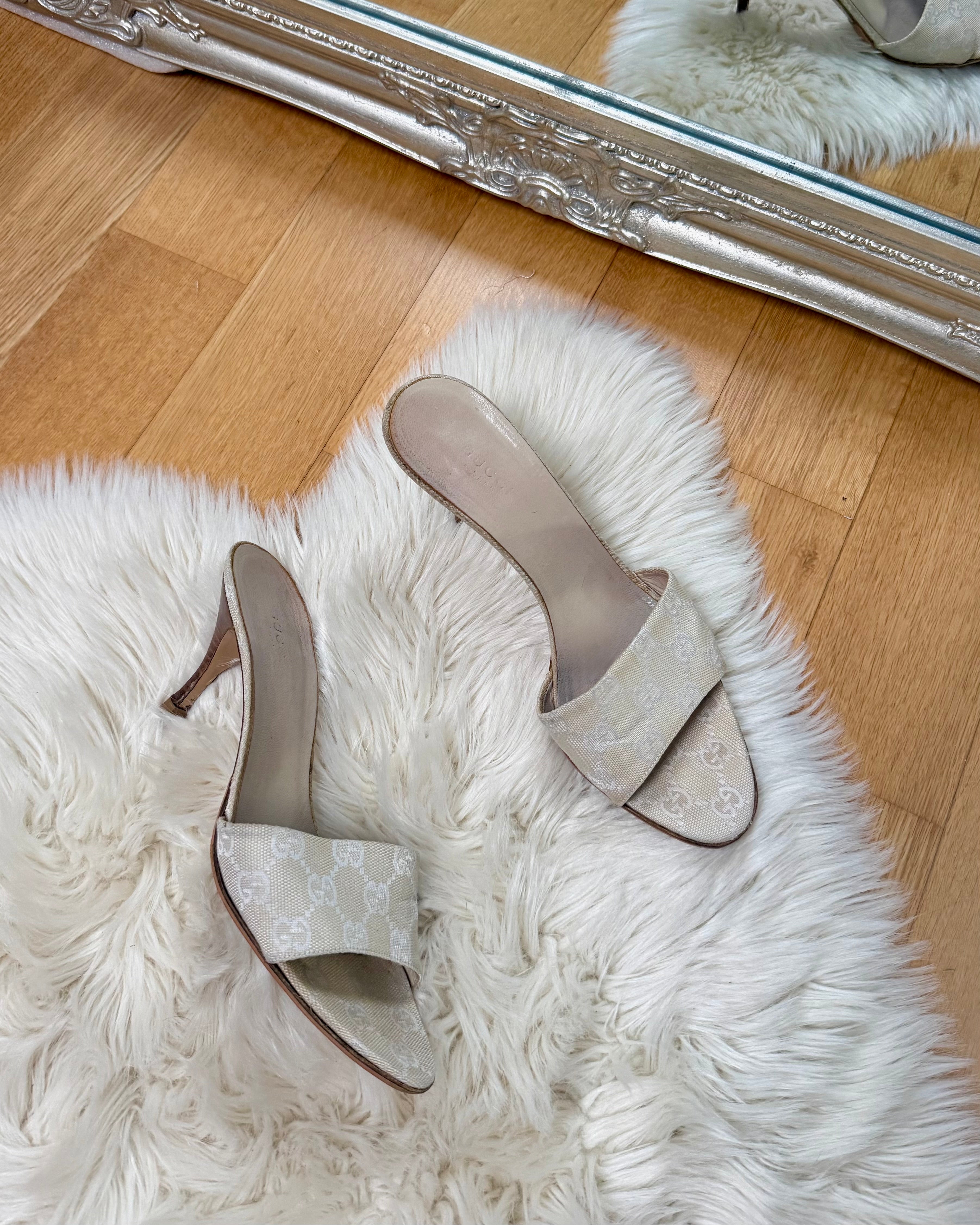 Mules Gucci GG canvas champagne