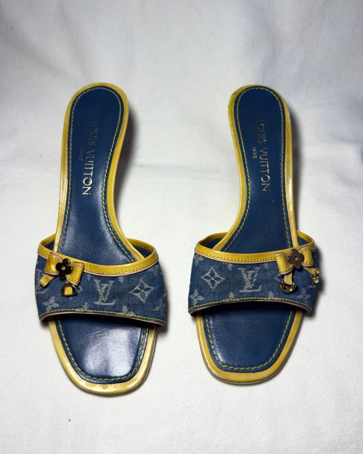 Louis Vuitton Denim Monogram Mules – primi anni 2000