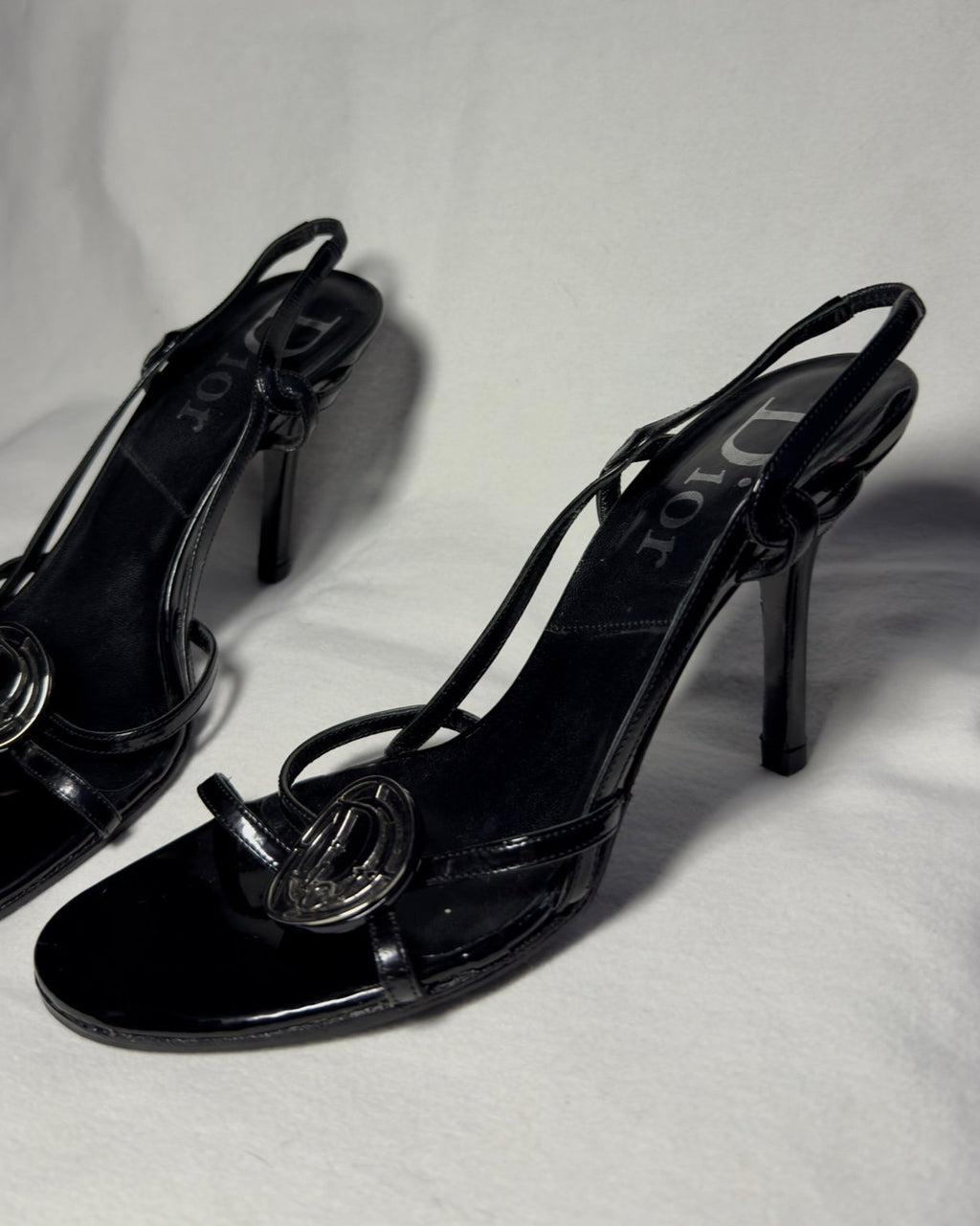 Dior Sandali Neri con Medaglione CD in vernice 2000