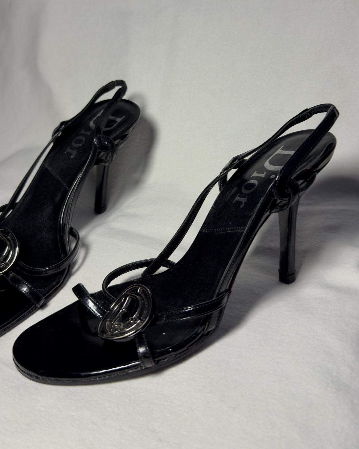 Dior Sandali Neri con Medaglione CD in vernice 2000