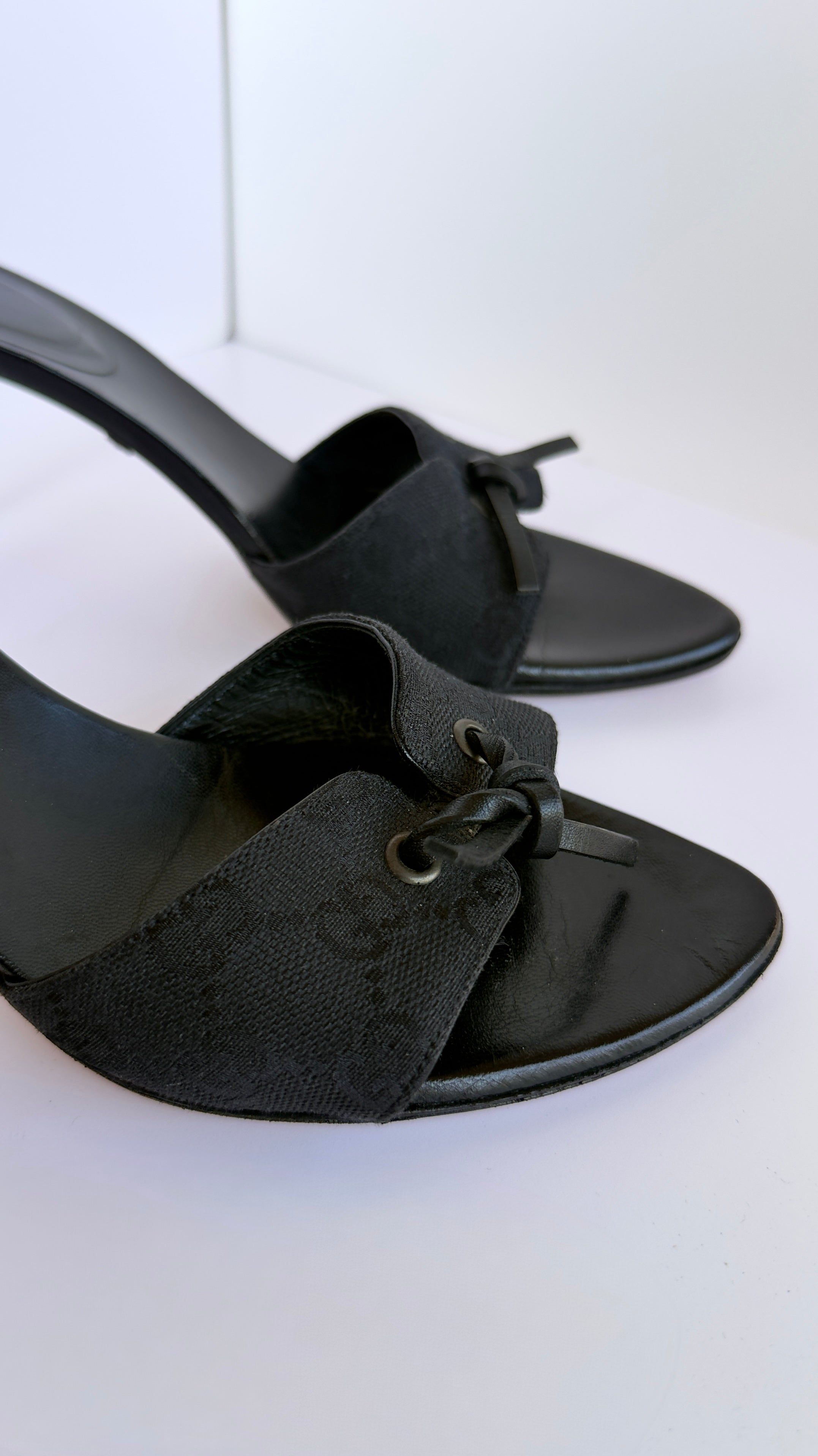 Gucci GG Monogram Mules nero