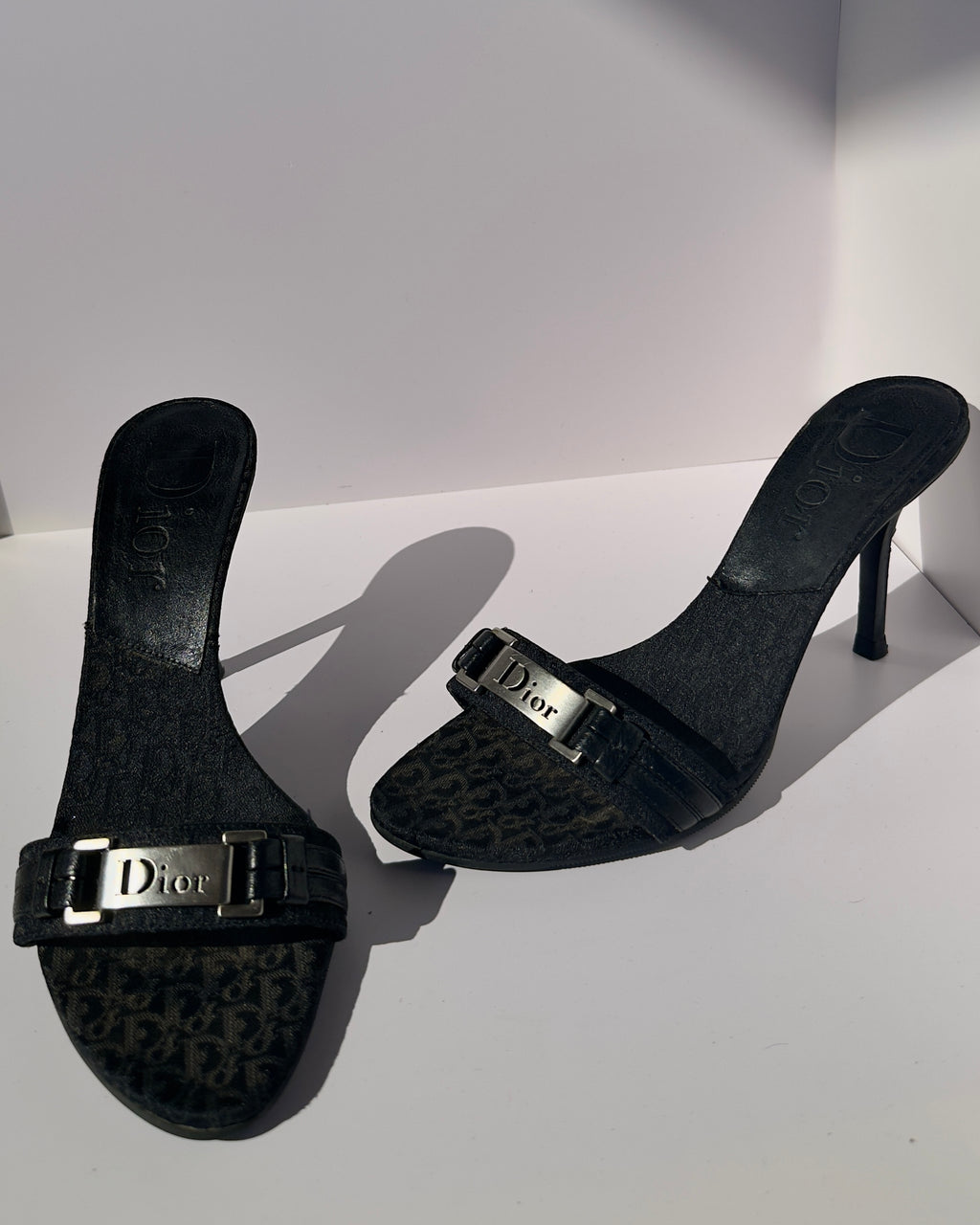 Dior mules vintage monogram nero con dettaglio logo metallico