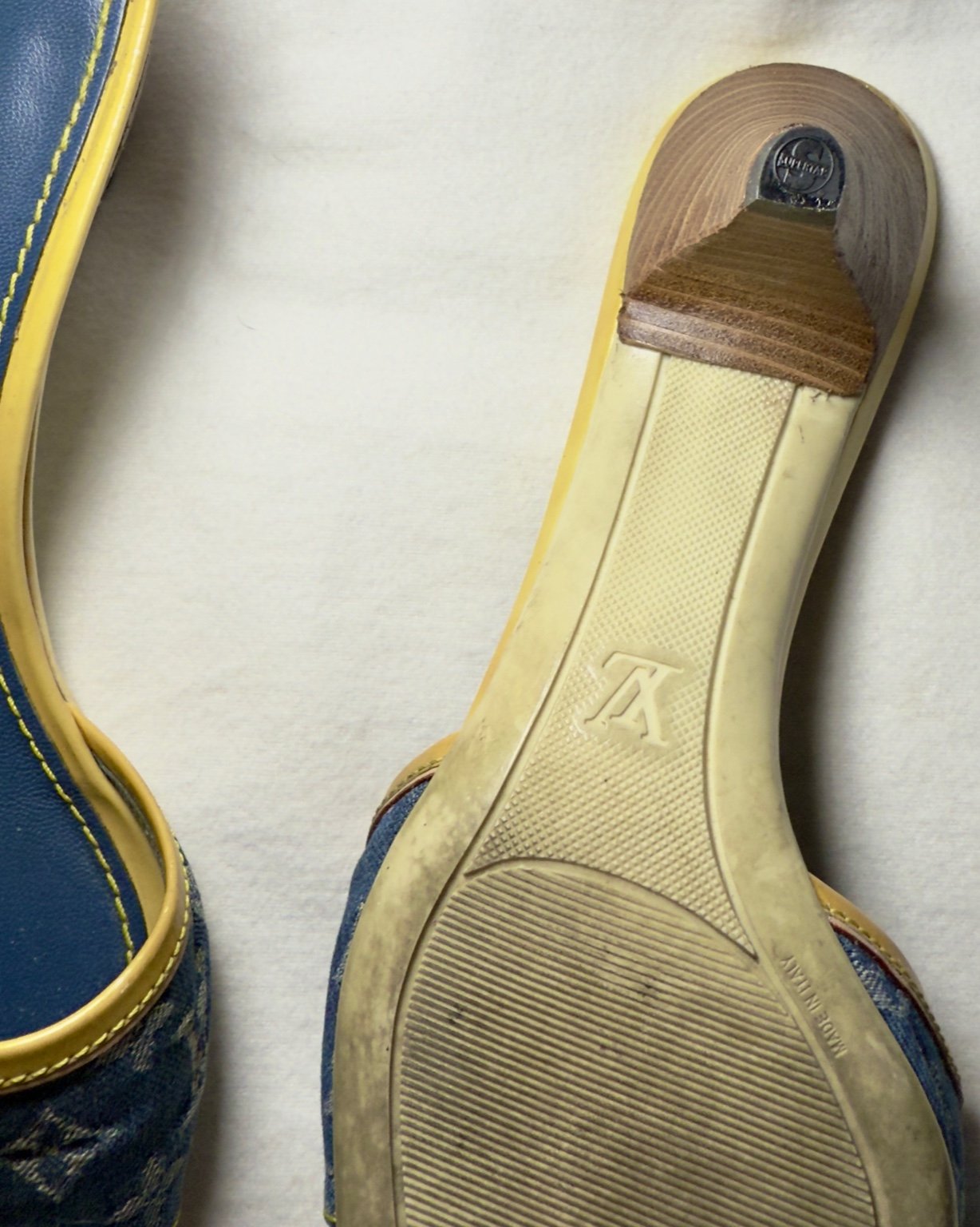 Louis Vuitton Denim Monogram Mules – primi anni 2000