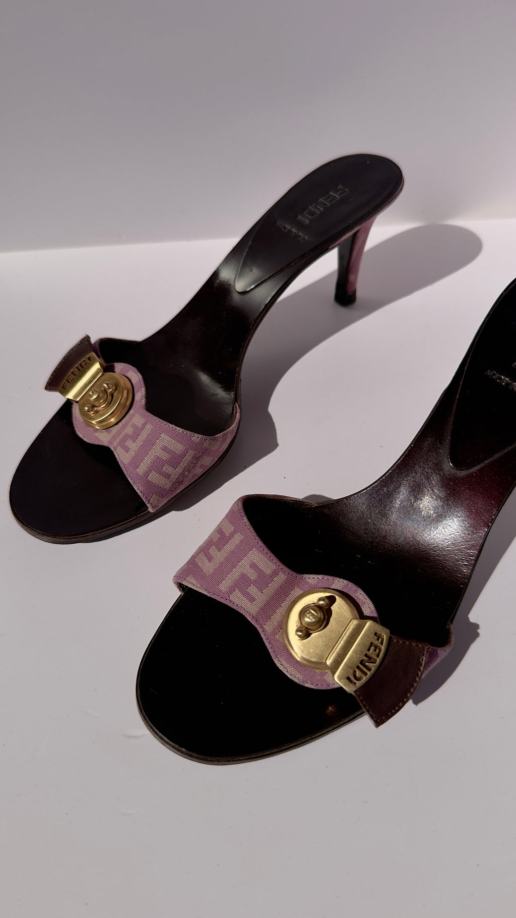 Fendi Mules vintage monogram lilla con dettaglio logo metallico