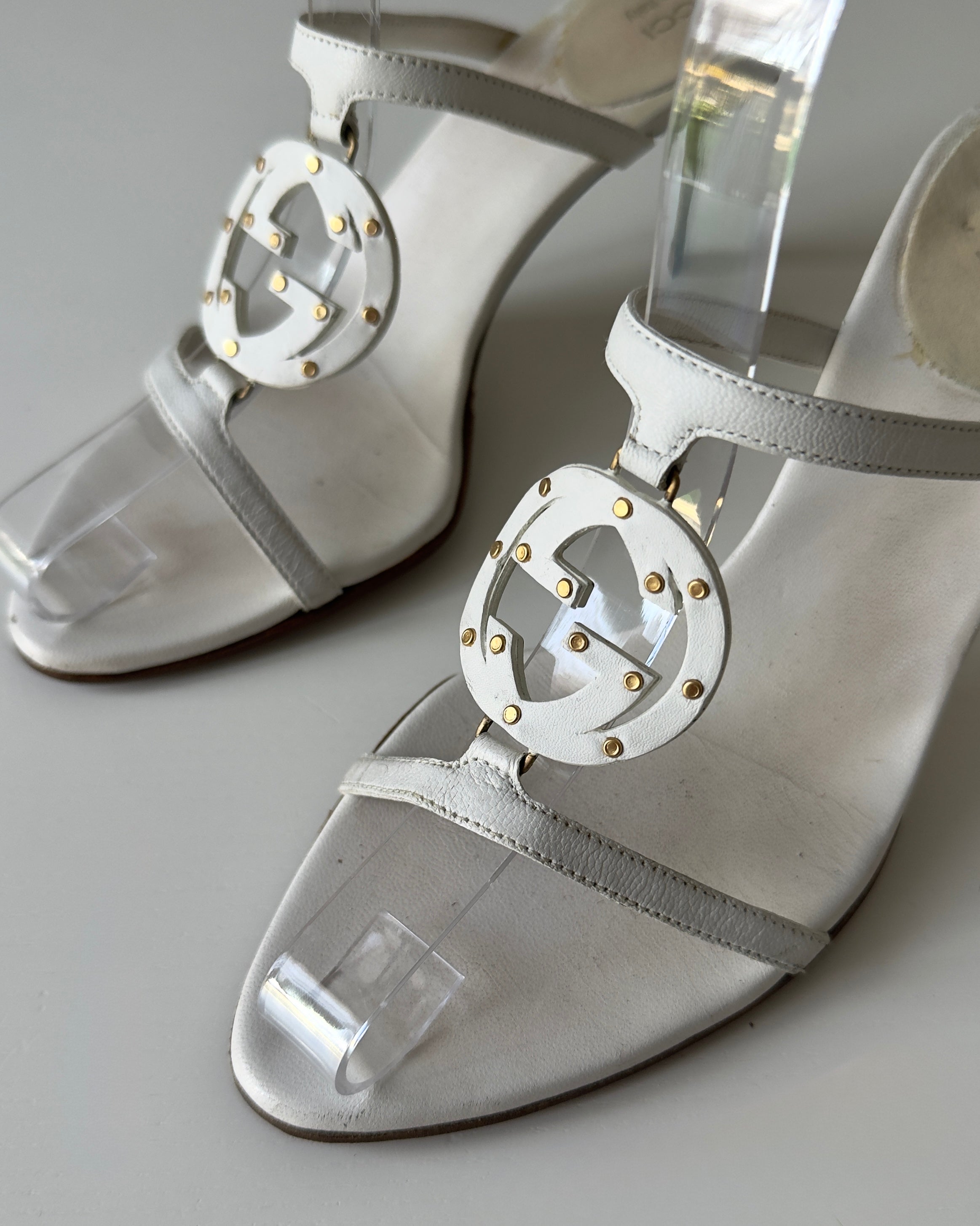 Gucci Mules logo GG centrale con borchie