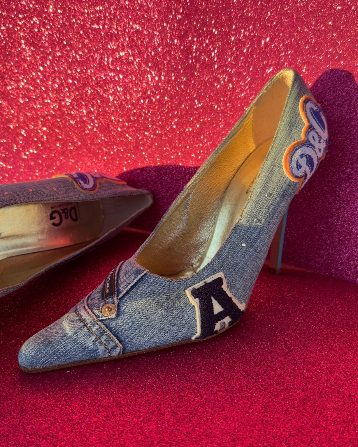 Dolce & Gabbana – Pumps Denim Patchwork “College Varsity” (anni 2000)