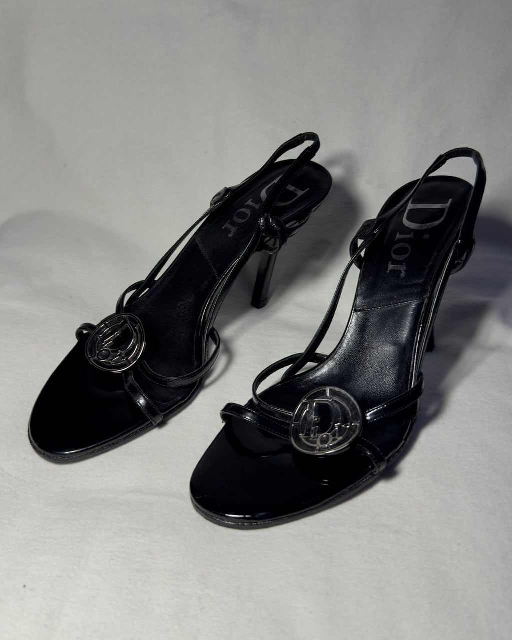 Dior Sandali Neri con Medaglione CD in vernice 2000