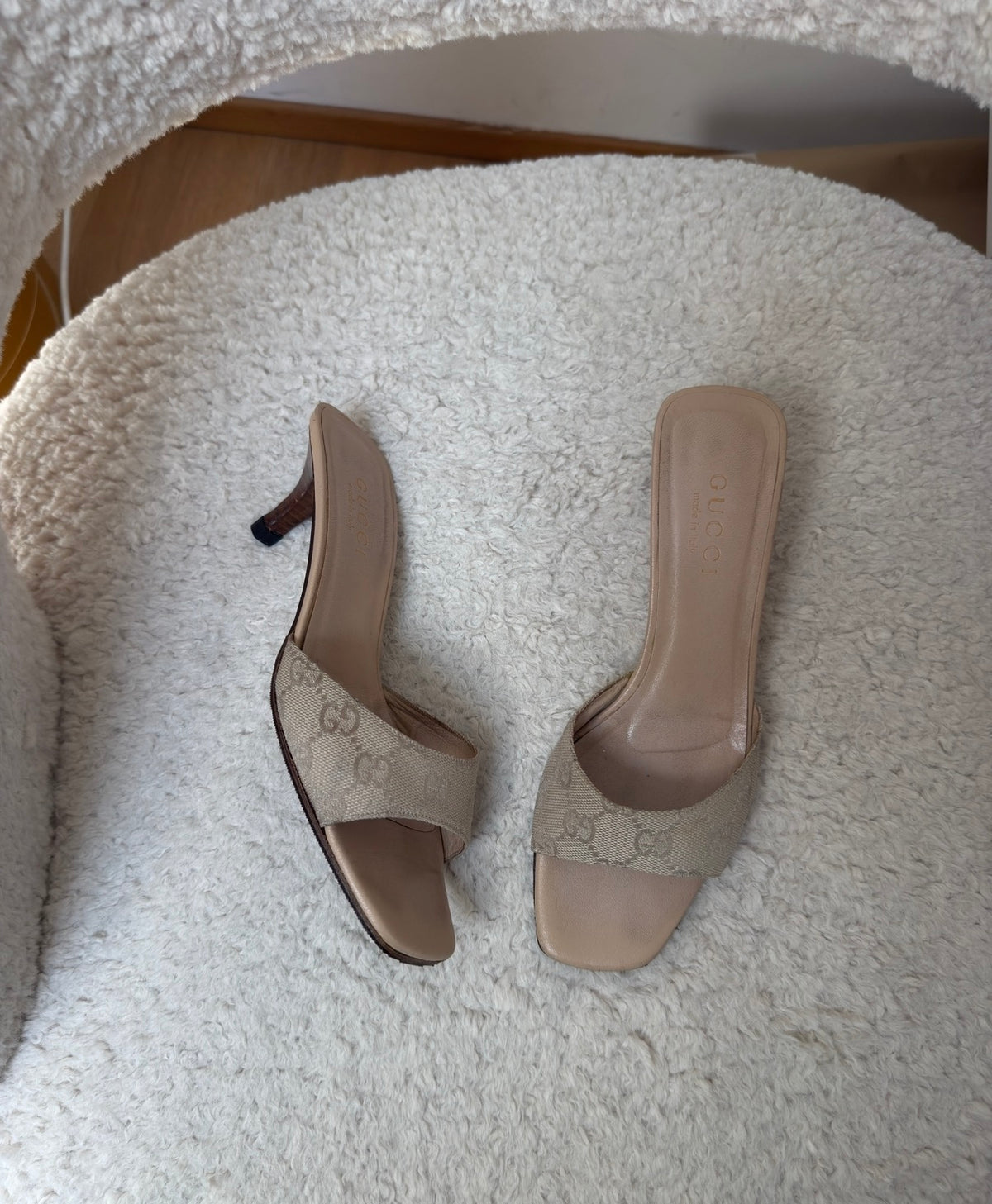 Mules Gucci GG Canvas beige